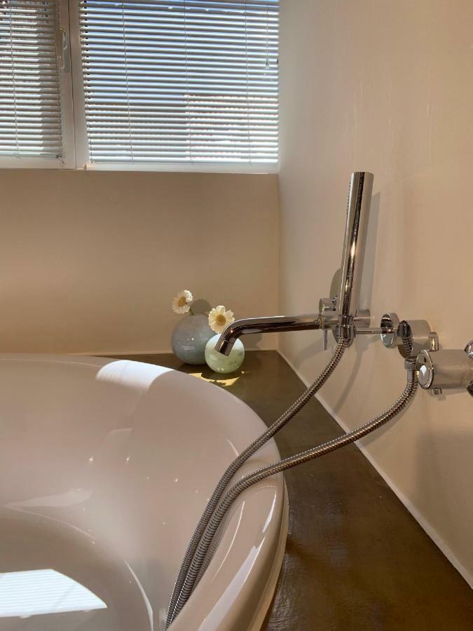 B&B Yellow Submarine Antwerpen Ngoại thất bức ảnh